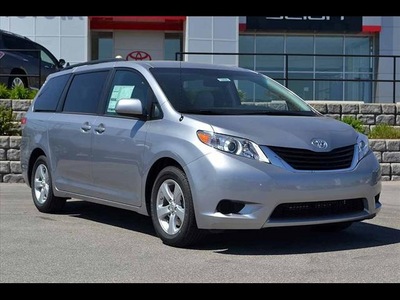 toyota sienna 2012 van 2012 toyota sienna le v6 8 passenge gasoline 6 cylinders front wheel drive 6 speed automatic 46219