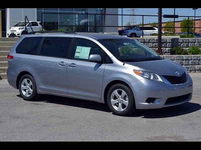 toyota sienna 2012 van 2012 toyota sienna le v6 8 passenge gasoline 6 cylinders front wheel drive 6 speed automatic 46219