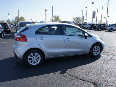 kia rio5 2012 bright silver hatchback ex gasoline 4 cylinders front wheel drive automatic 19153