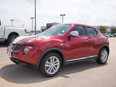 nissan juke 2011 red sl gasoline 4 cylinders front wheel drive automatic 76018