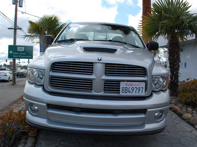 dodge ram pickup 1500 2005 silver daytona gasoline 8 cylinders 4 wheel drive automatic 94063