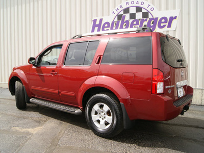 nissan pathfinder 2006 red brawn suv se gasoline 6 cylinders 4 wheel drive automatic 80905