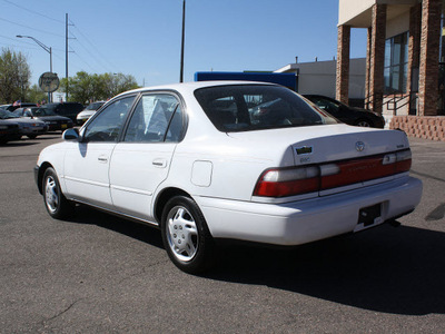 toyota corolla 1996 white sedan dx gasoline 4 cylinders front wheel drive automatic with overdrive 80229