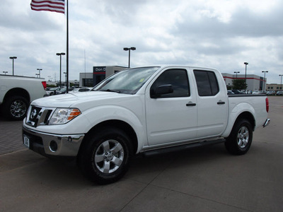 nissan frontier 2011 white gasoline 6 cylinders 2 wheel drive automatic with overdrive 76018