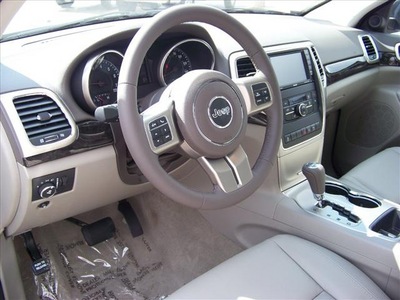 jeep grand cherokee 2012 gray suv laredo gasoline 6 cylinders 4 wheel drive automatic 44024