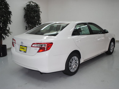 toyota camry 2012 white sedan le gasoline 4 cylinders front wheel drive not specified 91731