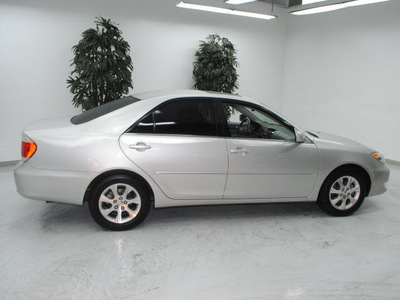 toyota camry 2005 silver sedan xle gasoline 4 cylinders front wheel drive automatic 91731