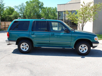 ford explorer 1998 green suv xlt gasoline v6 4 wheel drive automatic with overdrive 67210