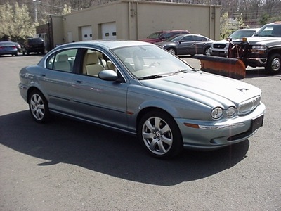 jaguar x type 2004 lt  blue sedan 3 0 gasoline 6 cylinders all whee drive automatic 06019