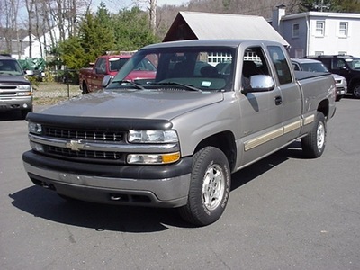 chevrolet silverado 1500 2002 lt  gray pickup truck ls gasoline 8 cylinders 4 wheel drive automatic 06019