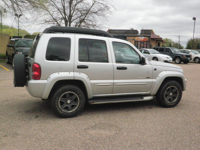 jeep liberty 2003 silver suv renegade gasoline 6 cylinders 4 wheel drive automatic with overdrive 55318