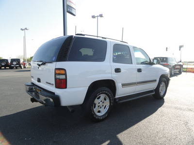 chevrolet tahoe 2005 white suv gasoline 8 cylinders 4 wheel drive automatic 60915