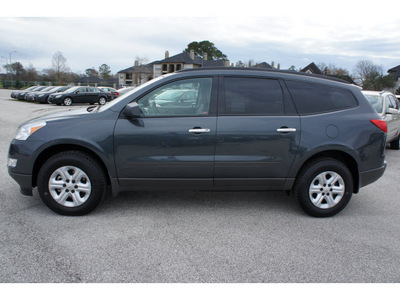 chevrolet traverse 2012 gray suv ls gasoline 6 cylinders front wheel drive automatic 77090