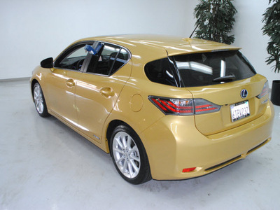 lexus ct200h 2011 yellow hatchback hybrid 4 cylinders front wheel drive automatic 91731