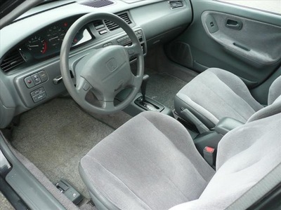 honda civic 1994 gray sedan lx gasoline 4 cylinders front wheel drive automatic 98012