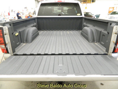 chevrolet silverado 1500 2005 gray z71 flex fuel 8 cylinders 4 wheel drive automatic 14304