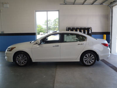 honda accord 2012 white sedan ex l v6 gasoline 6 cylinders front wheel drive automatic 28557