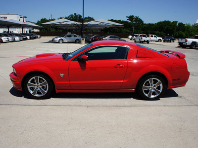 ford mustang 2009 red coupe gt gasoline 8 cylinders rear wheel drive 6 speed manual 76087