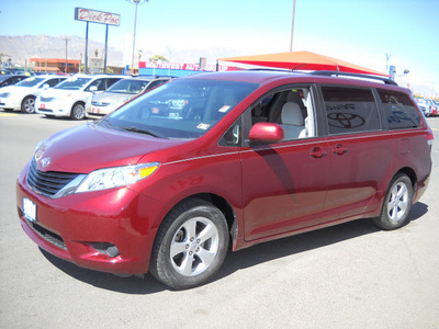 toyota sienna 2011 red van gasoline 6 cylinders front wheel drive automatic 79925