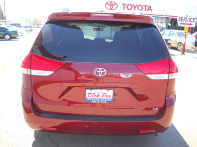 toyota sienna 2011 red van gasoline 6 cylinders front wheel drive automatic 79925
