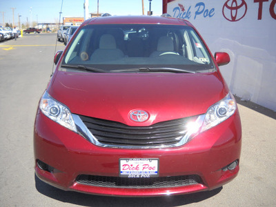 toyota sienna 2011 red van gasoline 6 cylinders front wheel drive automatic 79925