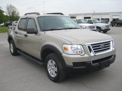ford explorer sport trac 2007 gold suv xlt gasoline 8 cylinders rear wheel drive automatic with overdrive 62863