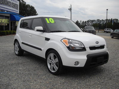 kia soul 2010 white hatchback sport gasoline 4 cylinders front wheel drive automatic 27569