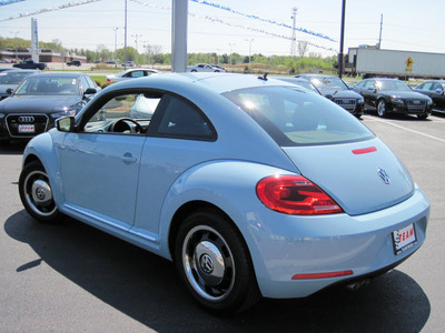 volkswagen beetle 2012 dk  blue hatchback 2 5 pzev gasoline 5 cylinders front wheel drive 6 speed automatic 46410