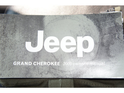 jeep grand cherokee 2009 silver suv laredo gasoline 6 cylinders 4 wheel drive automatic 46036