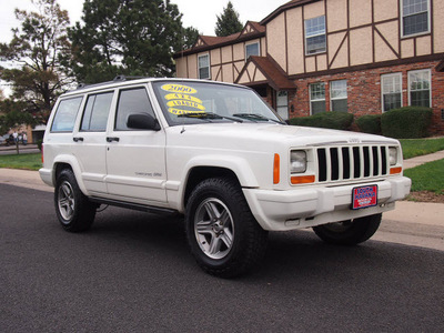 jeep cherokee 2000 white suv classic 4x4 auto low miles gasoline 6 cylinders 4 wheel drive automatic 80012