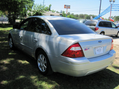 ford five hundred 2005 silver sedan se gasoline 6 cylinders front wheel drive automatic 77379
