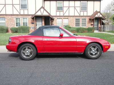 mazda mx 5 miata 1995 red 5 spd warranty gasoline 4 cylinders rear wheel drive automatic 80012