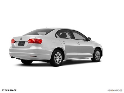 volkswagen jetta 2012 silver sedan s gasoline 4 cylinders front wheel drive 5 speed manual 56001