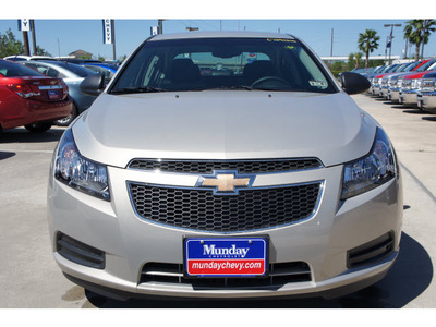 chevrolet cruze 2012 gold sedan gasoline 4 cylinders front wheel drive not specified 77090