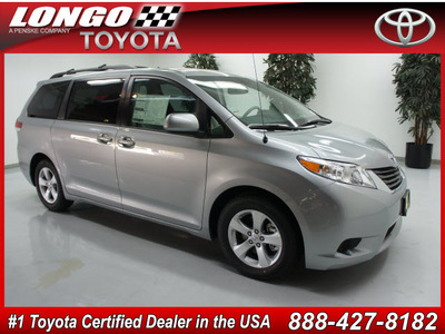 toyota sienna 2012 silver van le 8 passenger gasoline 6 cylinders front wheel drive automatic 91731