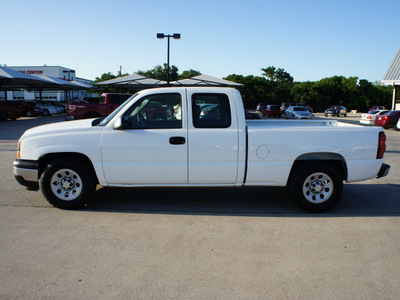 chevrolet silverado 1500 classic 2007 white pickup truck 6 cylinders rear wheel drive automatic 76087
