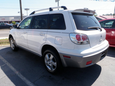 mitsubishi outlander 2004 white suv xls gasoline 4 cylinders front wheel drive automatic 32401