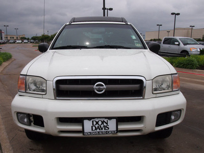 nissan pathfinder 2002 white suv se gasoline 6 cylinders rear wheel drive automatic with overdrive 76018