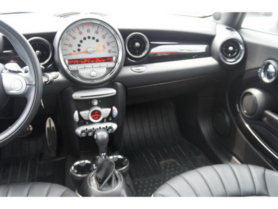 mini cooper 2009 black hatchback s gasoline 4 cylinders front wheel drive automatic 33157