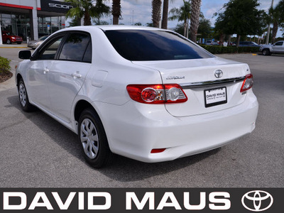 toyota corolla 2011 white sedan le gasoline 4 cylinders front wheel drive automatic 32771