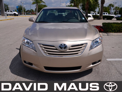 toyota camry 2007 gold sedan xle gasoline 6 cylinders front wheel drive automatic 32771