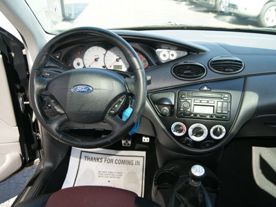 ford focus svt 2004 pitch black hatchback svt gasoline 4 cylinders front wheel drive 6 speed manual 80905