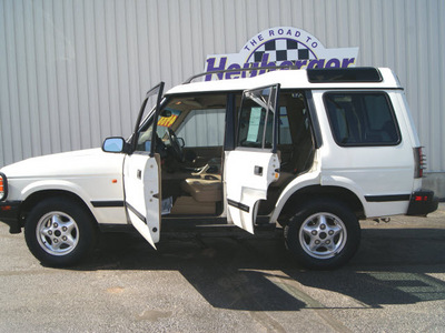 land rover discovery 1999 white suv sd gasoline v8 all whee drive automatic 80905