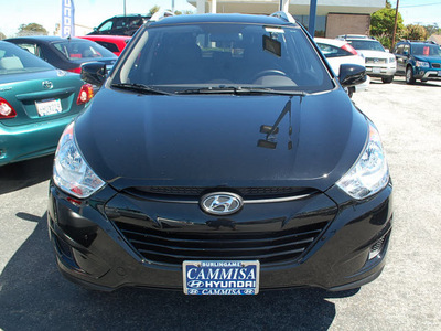 hyundai tucson 2011 black gls gasoline 4 cylinders front wheel drive automatic 94010