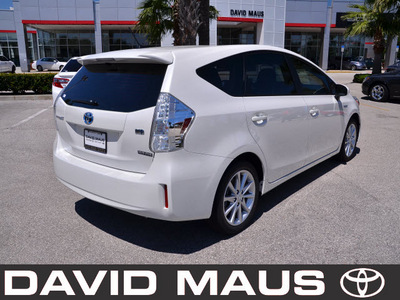 toyota prius 2012 white wagon v hybrid 4 cylinders front wheel drive automatic 32771