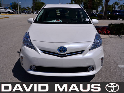 toyota prius 2012 white wagon v hybrid 4 cylinders front wheel drive automatic 32771