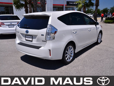 toyota prius 2012 white wagon v hybrid 4 cylinders front wheel drive automatic 32771