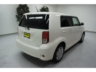 scion xb 2012 white suv gasoline 4 cylinders front wheel drive automatic 91731