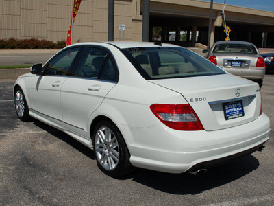 mercedes benz c class 2009 white sedan c300 4matic luxury gasoline 6 cylinders all whee drive automatic 67210
