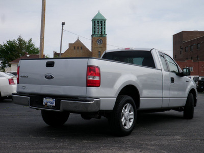 ford f 150 2004 gray pickup truck xlt gasoline 8 cylinders rear wheel drive automatic with overdrive 61832